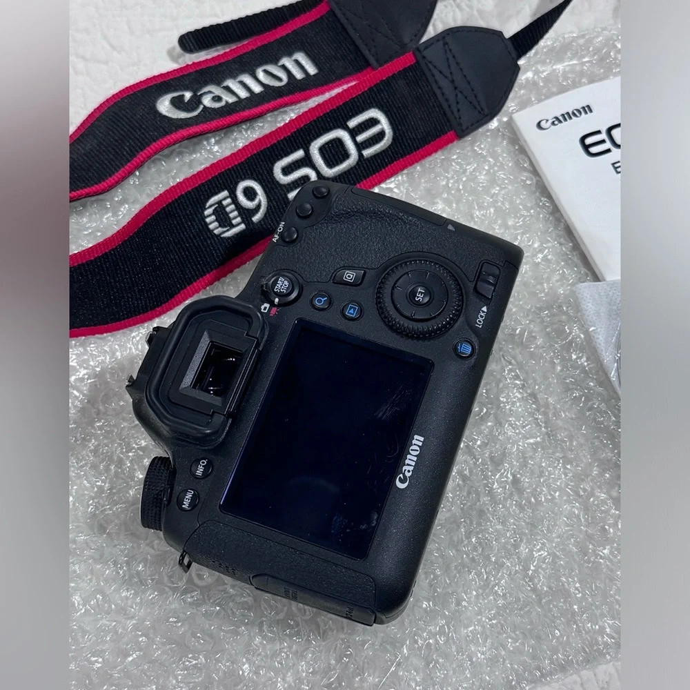 USED Canon EOS 6D 20.2MP Digital SLR Camera